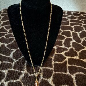 Elegant Gold Necklace with Delicate Chain and Cameo Pendant
